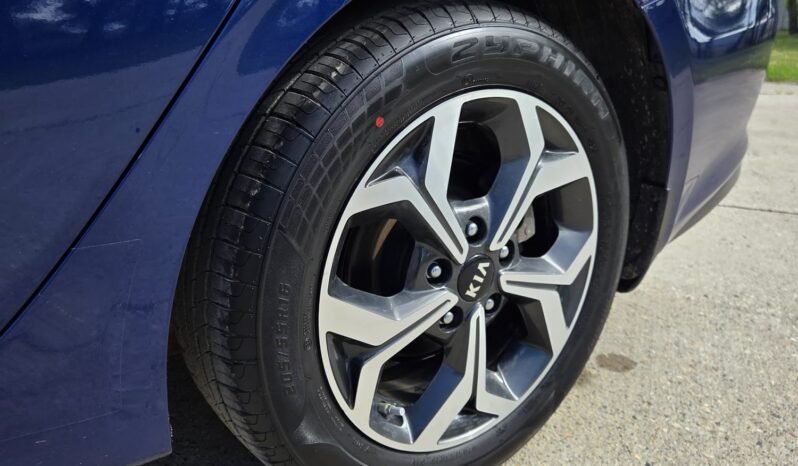 2020 Kia Forte EX Sedan full