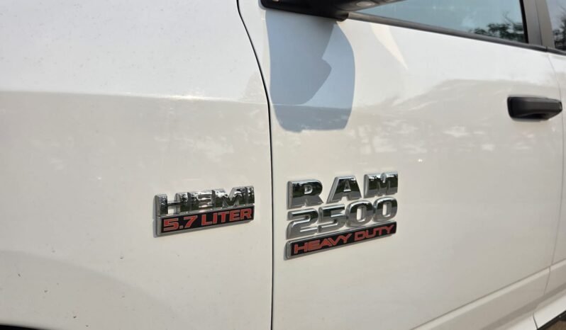 2018 Ram 2500 SLT Heavy Duty CrewCab 4WD Long Box full