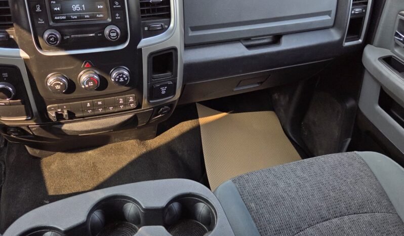 2018 Ram 2500 SLT Heavy Duty CrewCab 4WD Long Box full