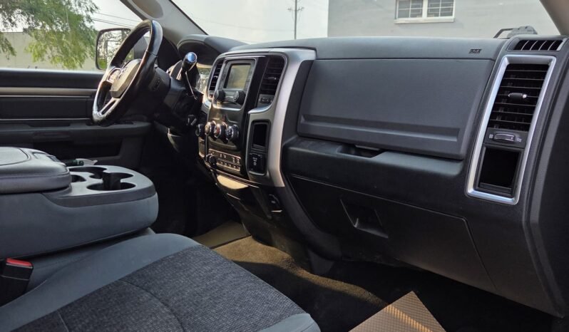 2018 Ram 2500 SLT Heavy Duty CrewCab 4WD Long Box full