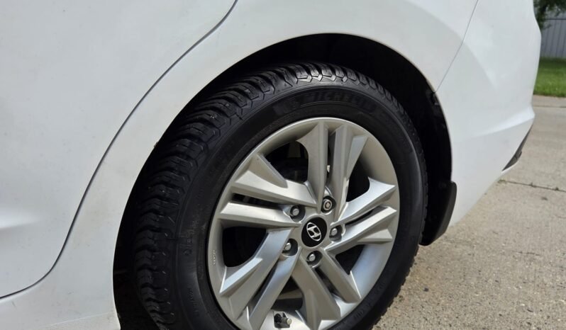 2020 Hyundai Elantra Preferred SEL Sedan full