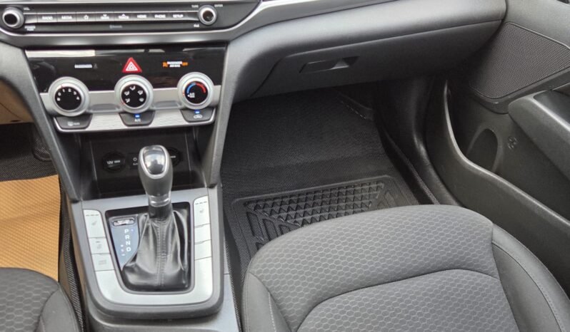 2020 Hyundai Elantra Preferred SEL Sedan full