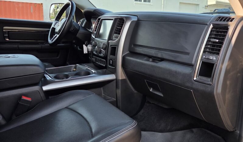 2017 Ram 1500 Sport Crew Cab 4WD full