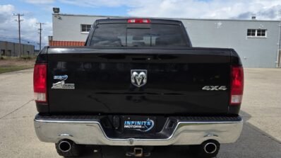 2015 Ram 1500 Big Horn 4WD CrewCab