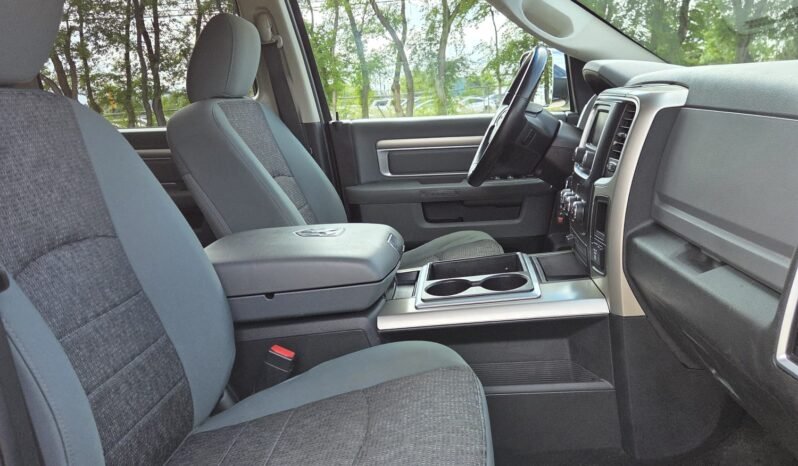 2015 Ram 1500 Big Horn 4WD CrewCab full