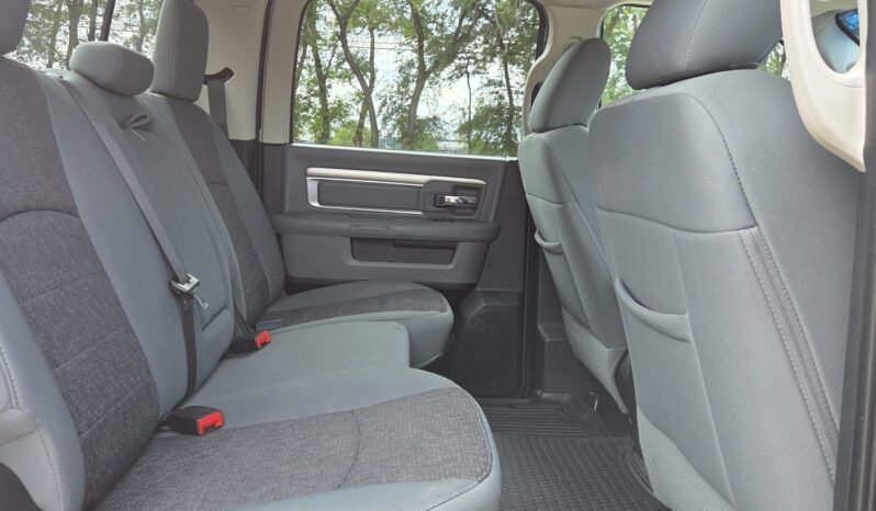 2015 Ram 1500 Big Horn 4WD CrewCab full
