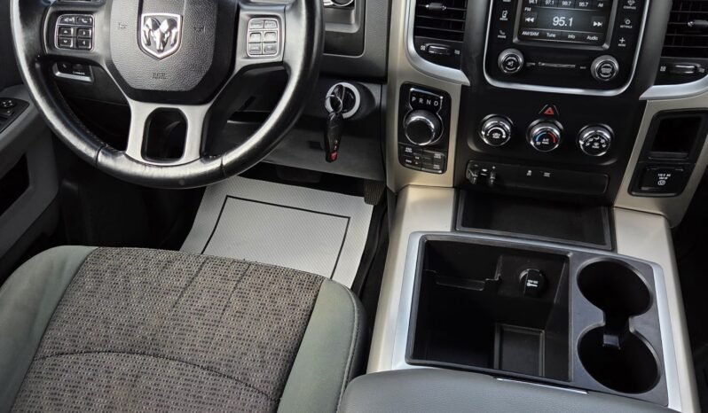 2015 Ram 1500 Big Horn 4WD CrewCab full