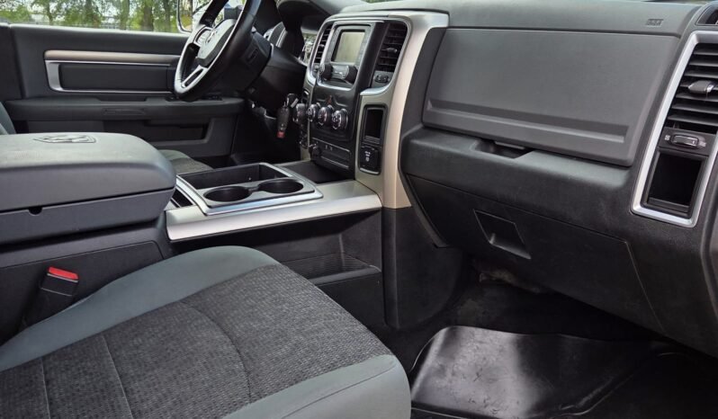 2015 Ram 1500 Big Horn 4WD CrewCab full