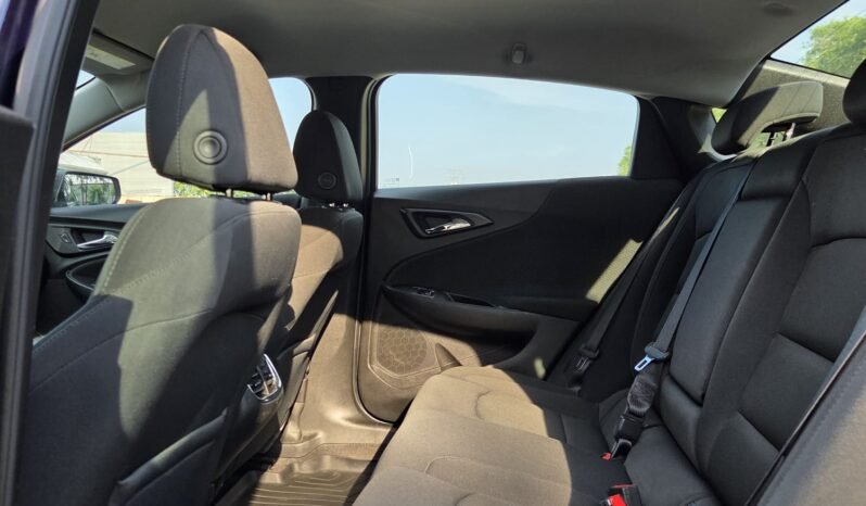 2017 Chevy Malibu LT Sedan full