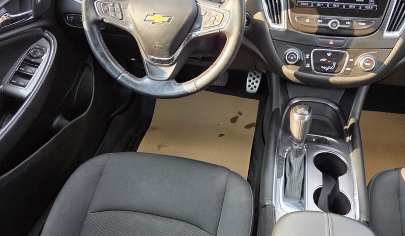 2017 Chevy Malibu LT Sedan full