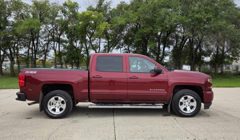 2017 Chevy Silverado 1500 LT Z71 4WD Crew Cab full