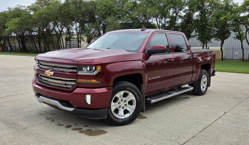 2017 Chevy Silverado 1500 LT Z71 4WD Crew Cab full