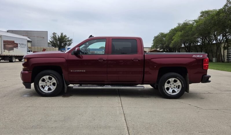2017 Chevy Silverado 1500 LT Z71 4WD Crew Cab full