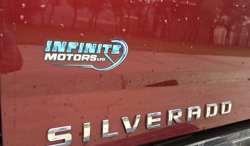 2017 Chevy Silverado 1500 LT Z71 4WD Crew Cab full