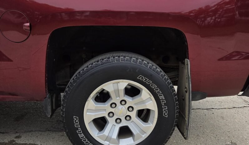 2017 Chevy Silverado 1500 LT Z71 4WD Crew Cab full