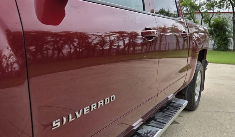 2017 Chevy Silverado 1500 LT Z71 4WD Crew Cab full