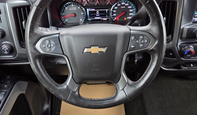 2017 Chevy Silverado 1500 LT Z71 4WD Crew Cab full