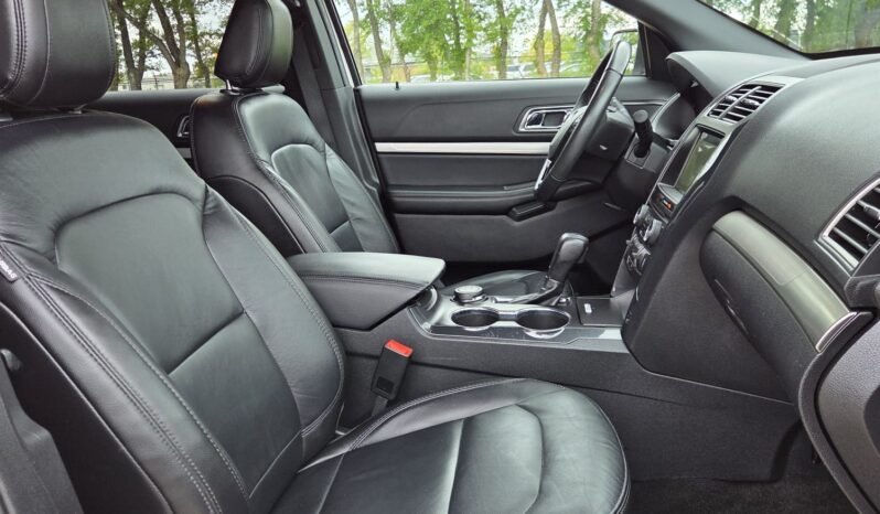 2018 Ford Explorer XLT AWD 7 Passenger full