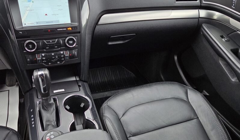 2018 Ford Explorer XLT AWD 7 Passenger full