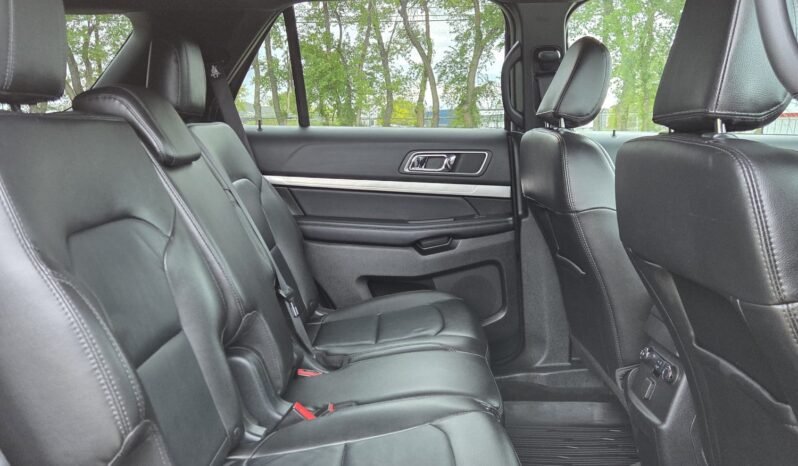 2018 Ford Explorer XLT AWD 7 Passenger full