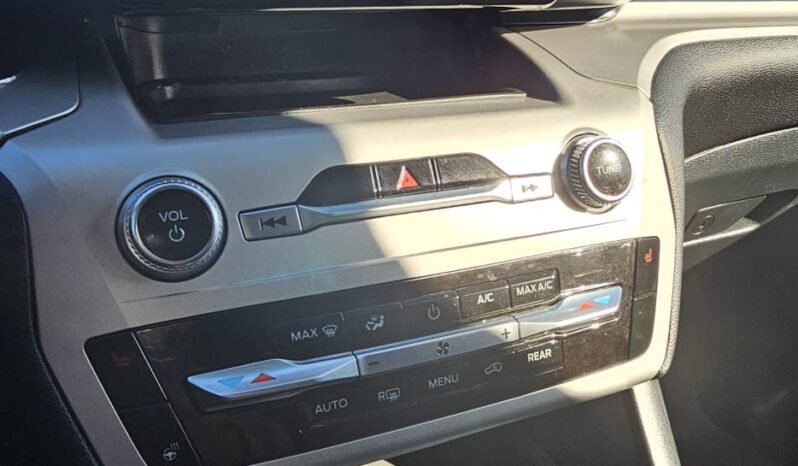 2021 Ford Explorer XLT AWD 7 Passenger full
