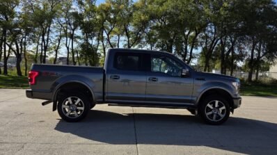 2017 Ford F150 Lariat Crew Cab 4WD V8