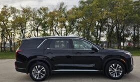 2022 Hyundai Palisade Essential AWD 8 passenger.