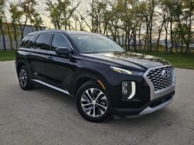 2022 Hyundai Palisade Essential AWD 8 passenger.