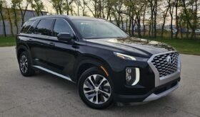 2022 Hyundai Palisade Essential AWD 8 passenger.