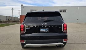 2022 Hyundai Palisade Essential AWD 8 passenger.