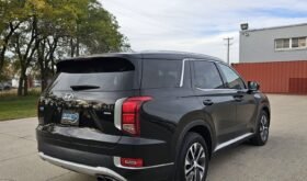 2022 Hyundai Palisade Essential AWD 8 passenger.