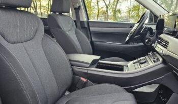 2022 Hyundai Palisade Essential AWD 8 passenger. full
