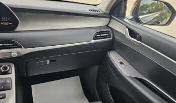 2022 Hyundai Palisade Essential AWD 8 passenger. full