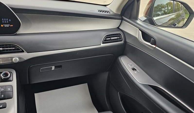 2022 Hyundai Palisade Essential AWD 8 passenger. full