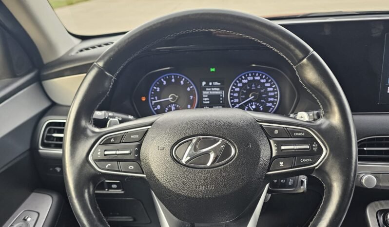 2022 Hyundai Palisade Essential AWD 8 passenger. full