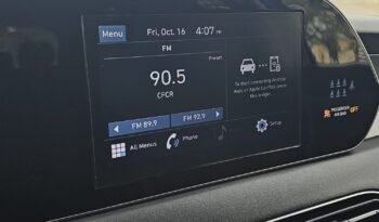 2022 Hyundai Palisade Essential AWD 8 passenger. full