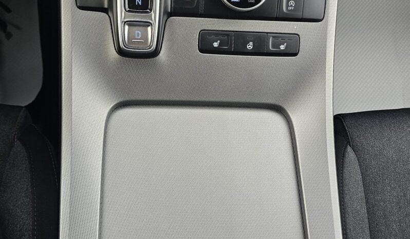 2022 Hyundai Palisade Essential AWD 8 passenger. full