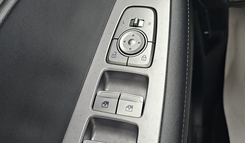 2022 Hyundai Palisade Essential AWD 8 passenger. full
