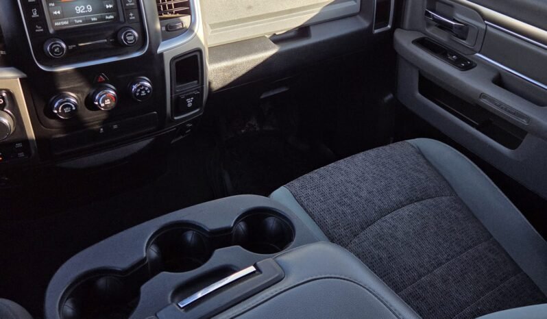 2015 Ram 1500 SLT Quad Cab 4WD full