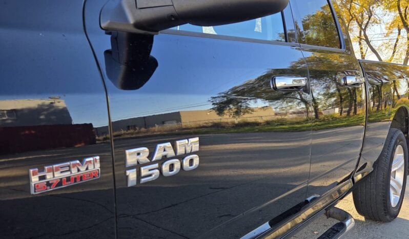 2015 Ram 1500 SLT Quad Cab 4WD full