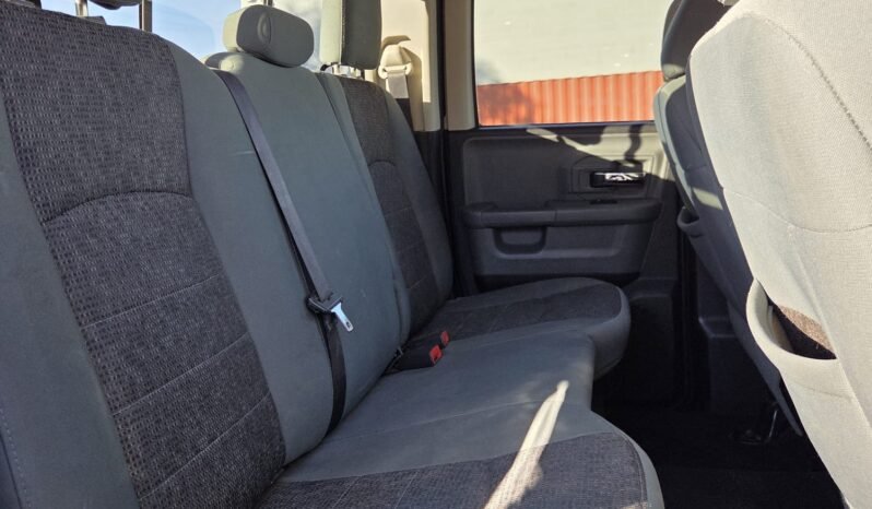 2015 Ram 1500 SLT Quad Cab 4WD full