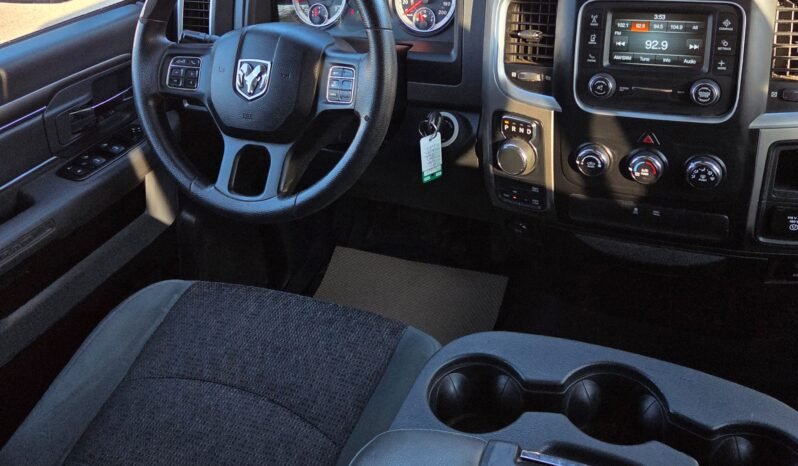 2015 Ram 1500 SLT Quad Cab 4WD full