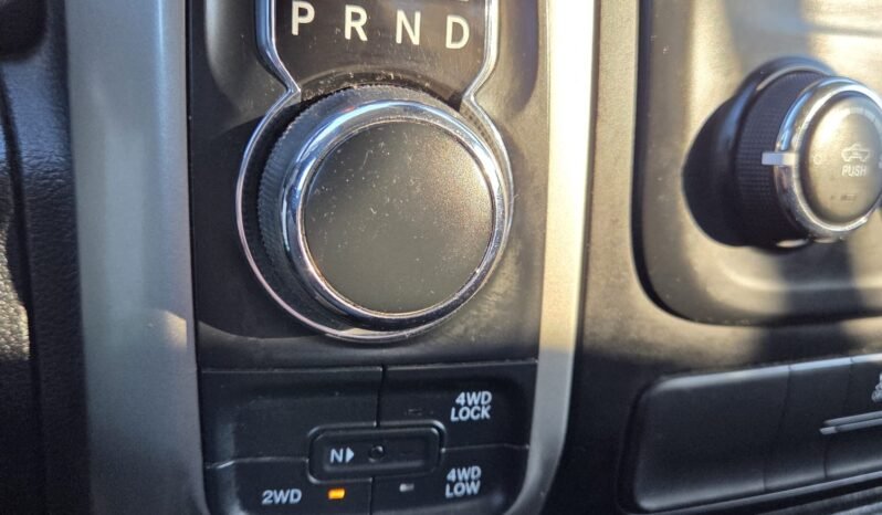 2015 Ram 1500 SLT Quad Cab 4WD full