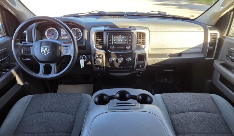 2015 Ram 1500 SLT Quad Cab 4WD full